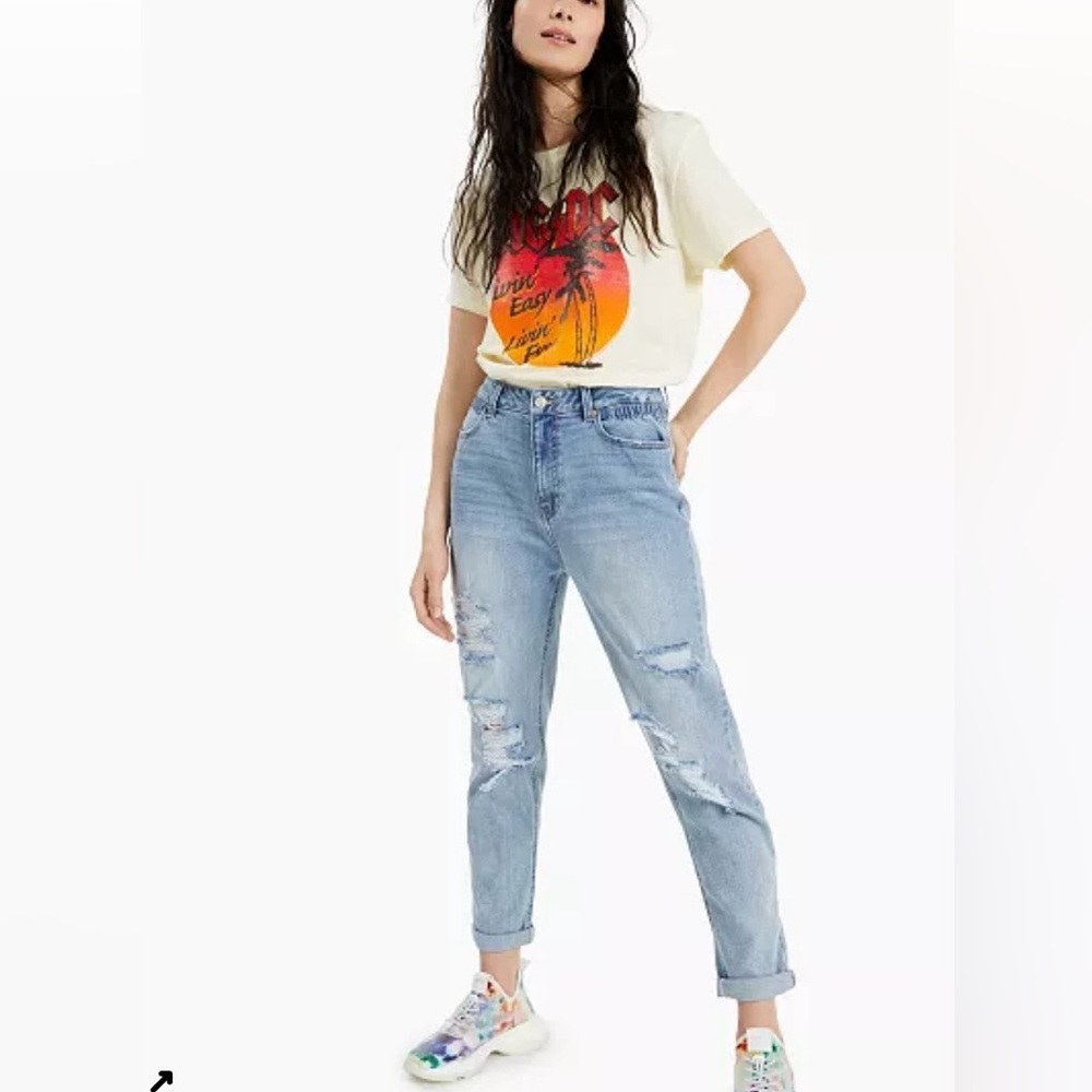 LNC Vanilla Star ripped junior/women’s mom jeans